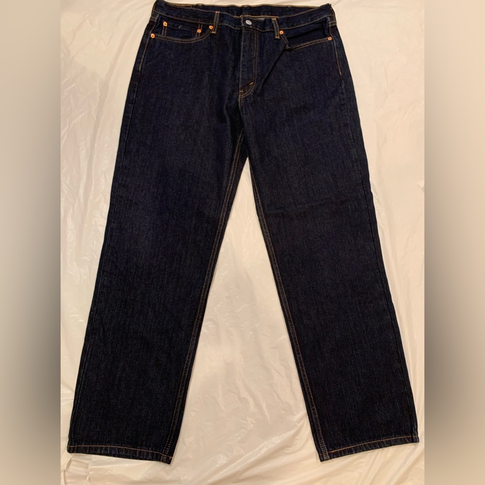 Levi’s 550 Relaxed Fit Dark Wash Men’s Jeans 38x32
